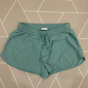 TNA runner shorts